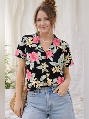 Black Hawaiian Floral Button Up Tropical Shirt Rayon Retro Vacation Aloha